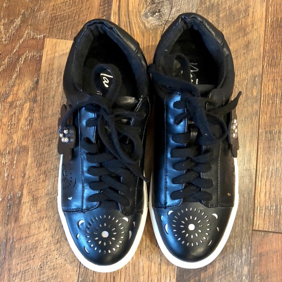 NANETTE LEPORE Wesley Lace Up Sneakers - Picture 3 of 7